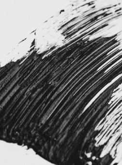 Lengthening & Volumising Mascara Makeup